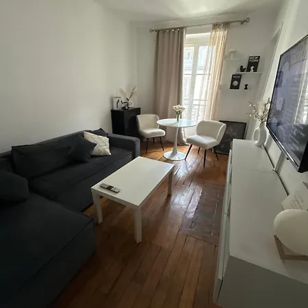 Parisian Charm With Eiffel View 2min From Eiffel Tower Gardens Apartment