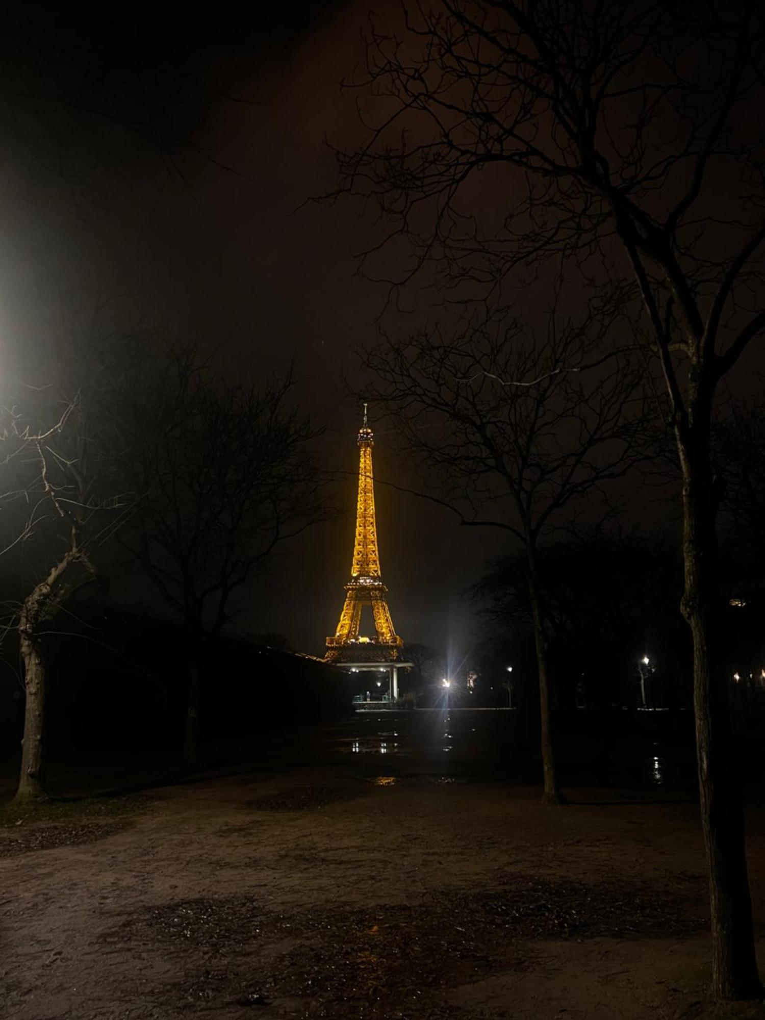 Appartamento Eiffel Tower View Haussmanian Charm 2min Walk From The Eiffel Tower Gardens