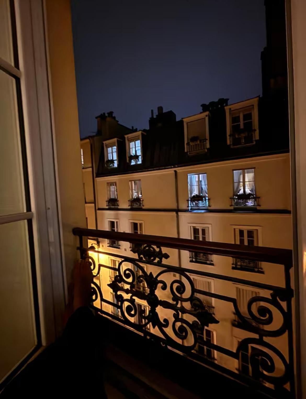 Eiffel Tower View Haussmanian Charm 2min Walk From The Eiffel Tower Gardens Parigi