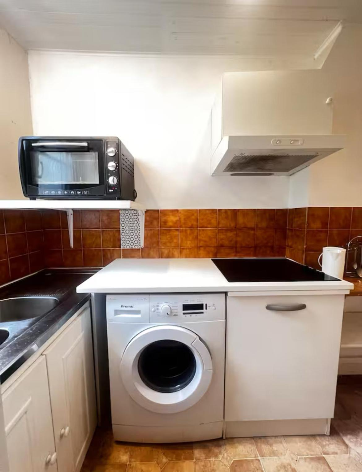Appartamento Eiffel Tower View Haussmanian Charm 2min Walk From The Eiffel Tower Gardens Parigi