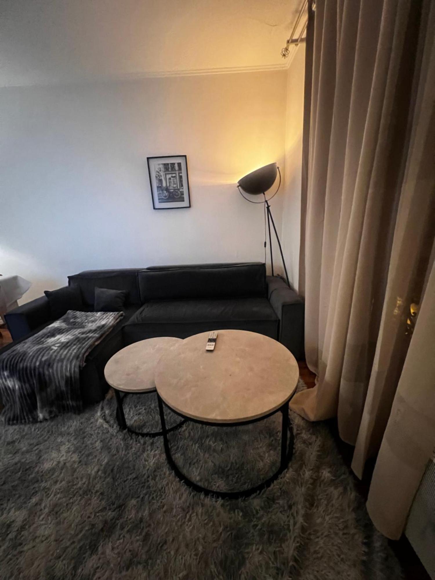 Eiffel Tower View Haussmanian Charm 2min Walk From The Eiffel Tower Gardens Appartamento Parigi
