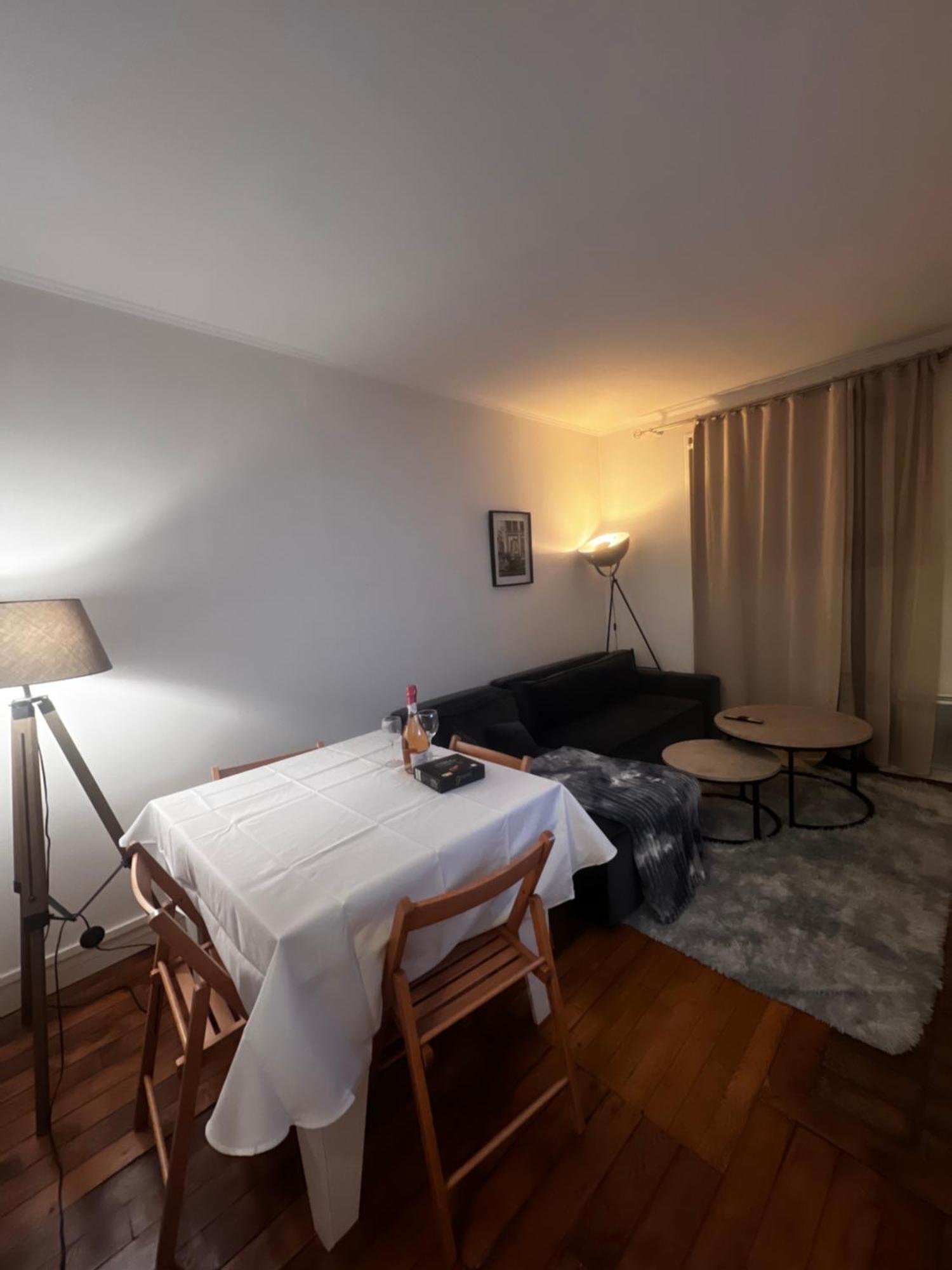 Eiffel Tower View Haussmanian Charm 2min Walk From The Eiffel Tower Gardens Appartamento Parigi