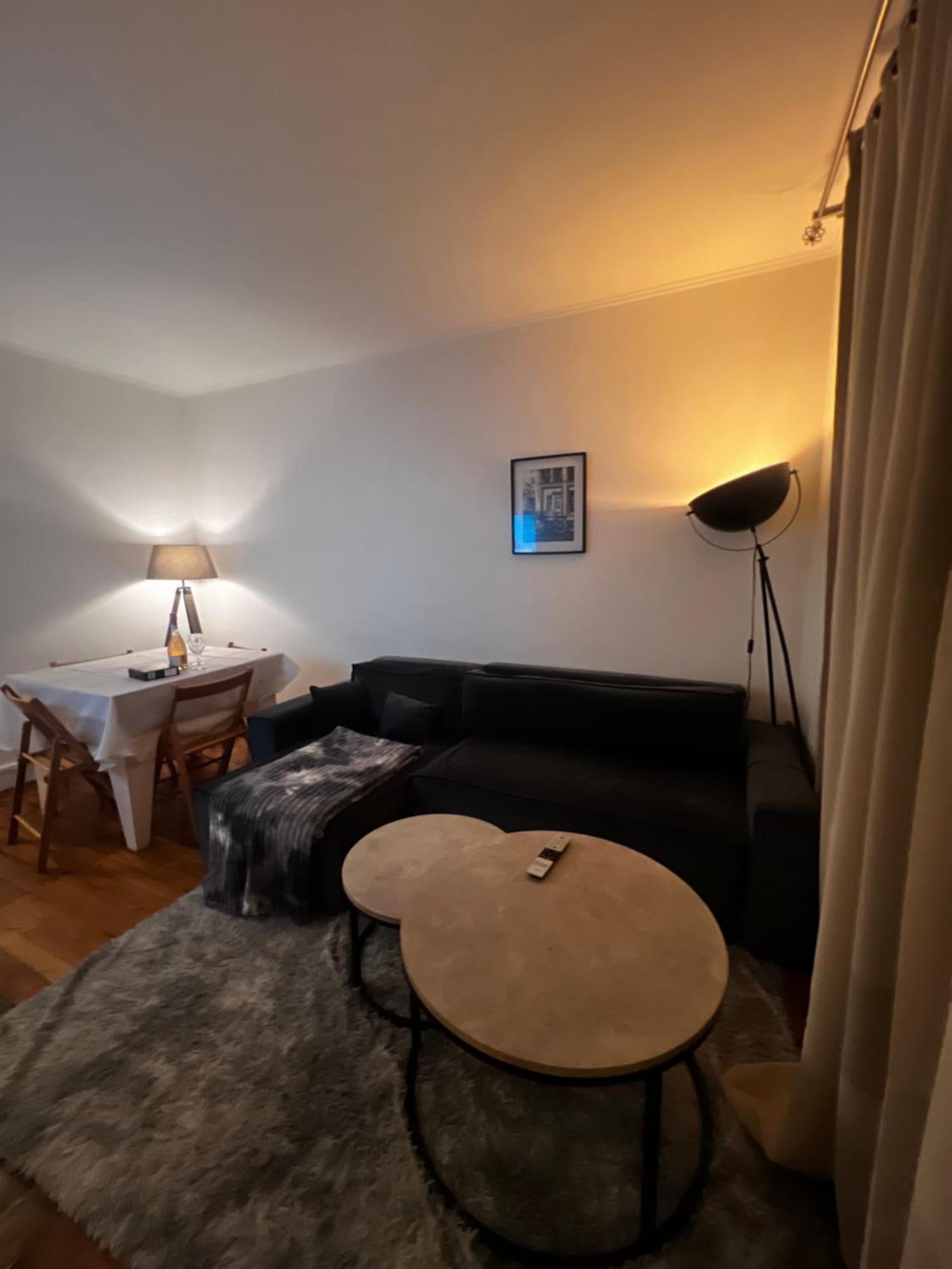 Appartamento Eiffel Tower View Haussmanian Charm 2min Walk From The Eiffel Tower Gardens Parigi
