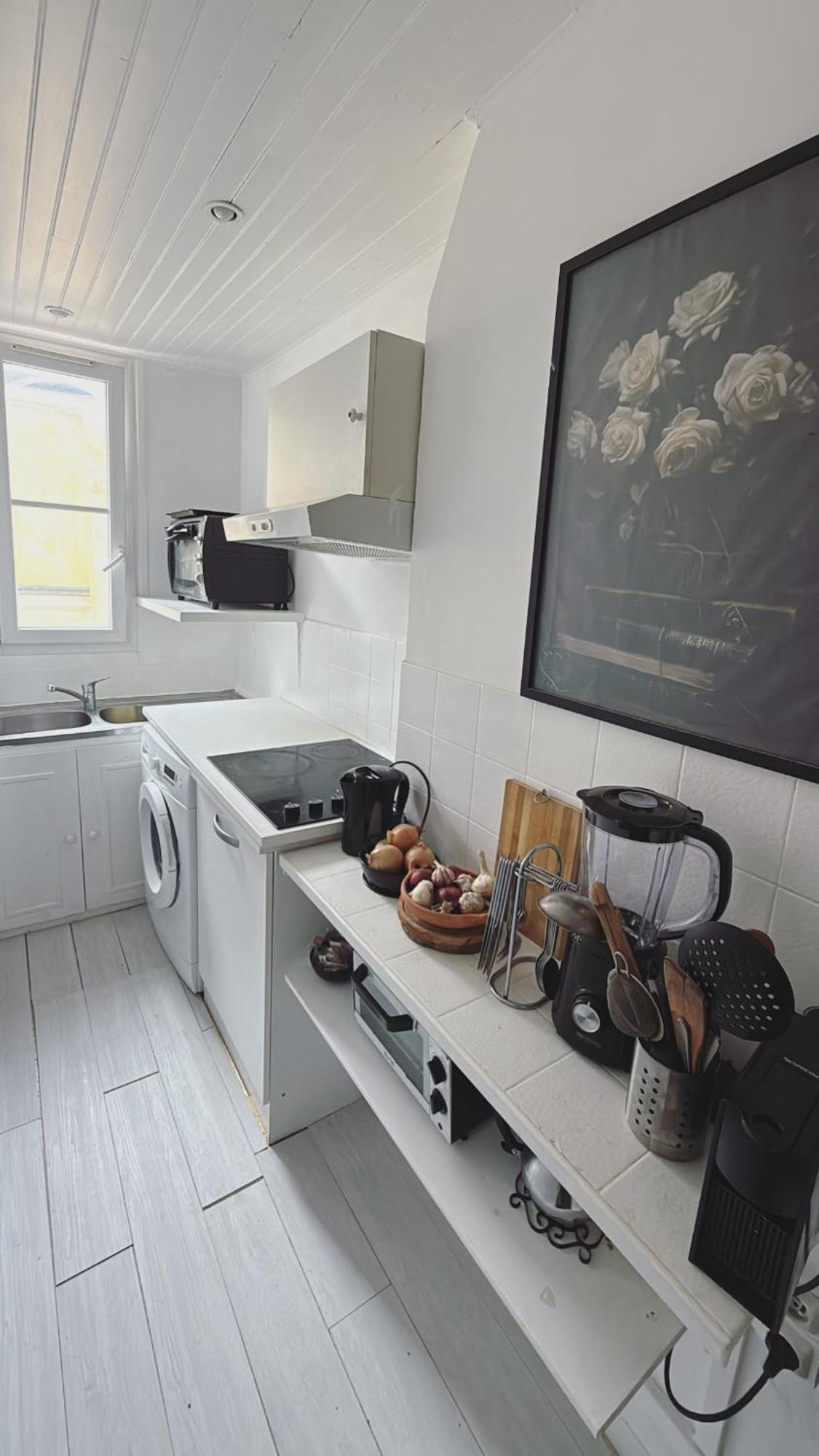 Appartamento Parisian Charm With Eiffel View 2min From Eiffel Tower Gardens *